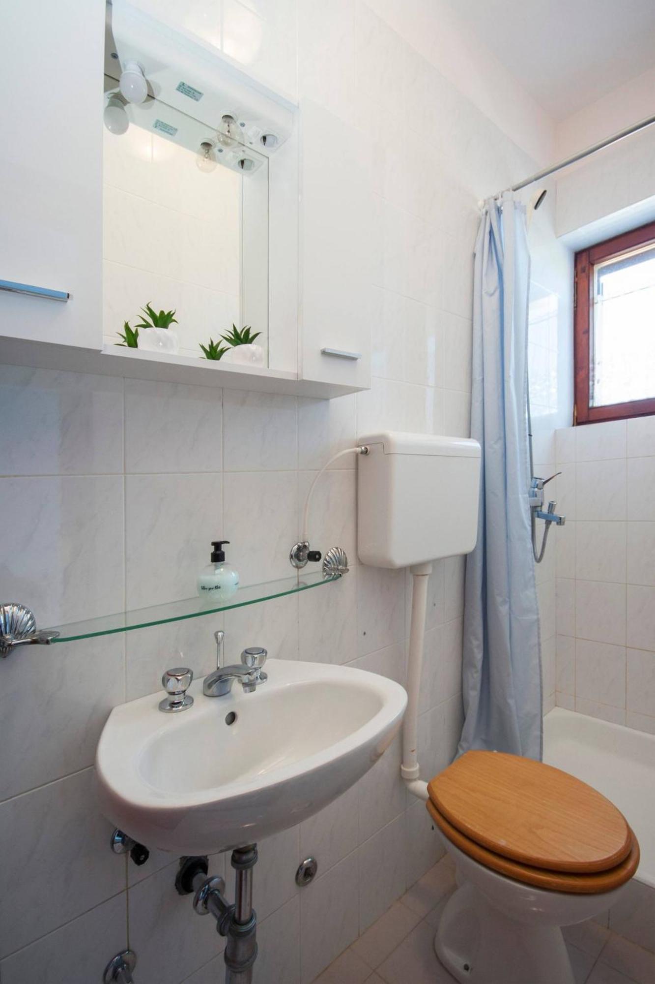 Family Apartments & Rooms Mikelin Primosten Ngoại thất bức ảnh