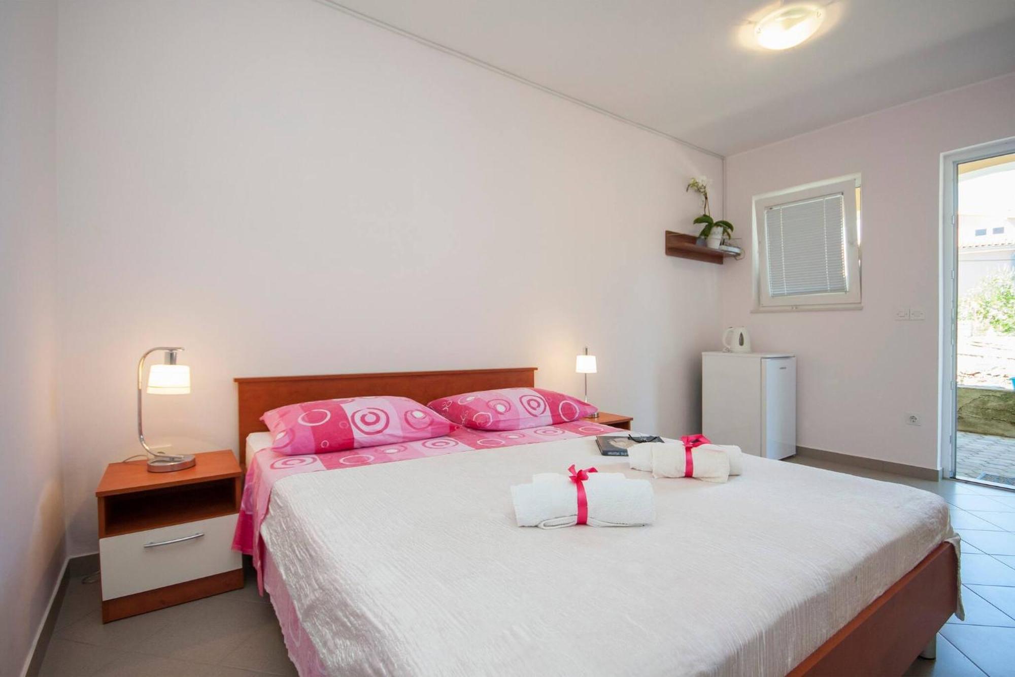 Family Apartments & Rooms Mikelin Primosten Ngoại thất bức ảnh