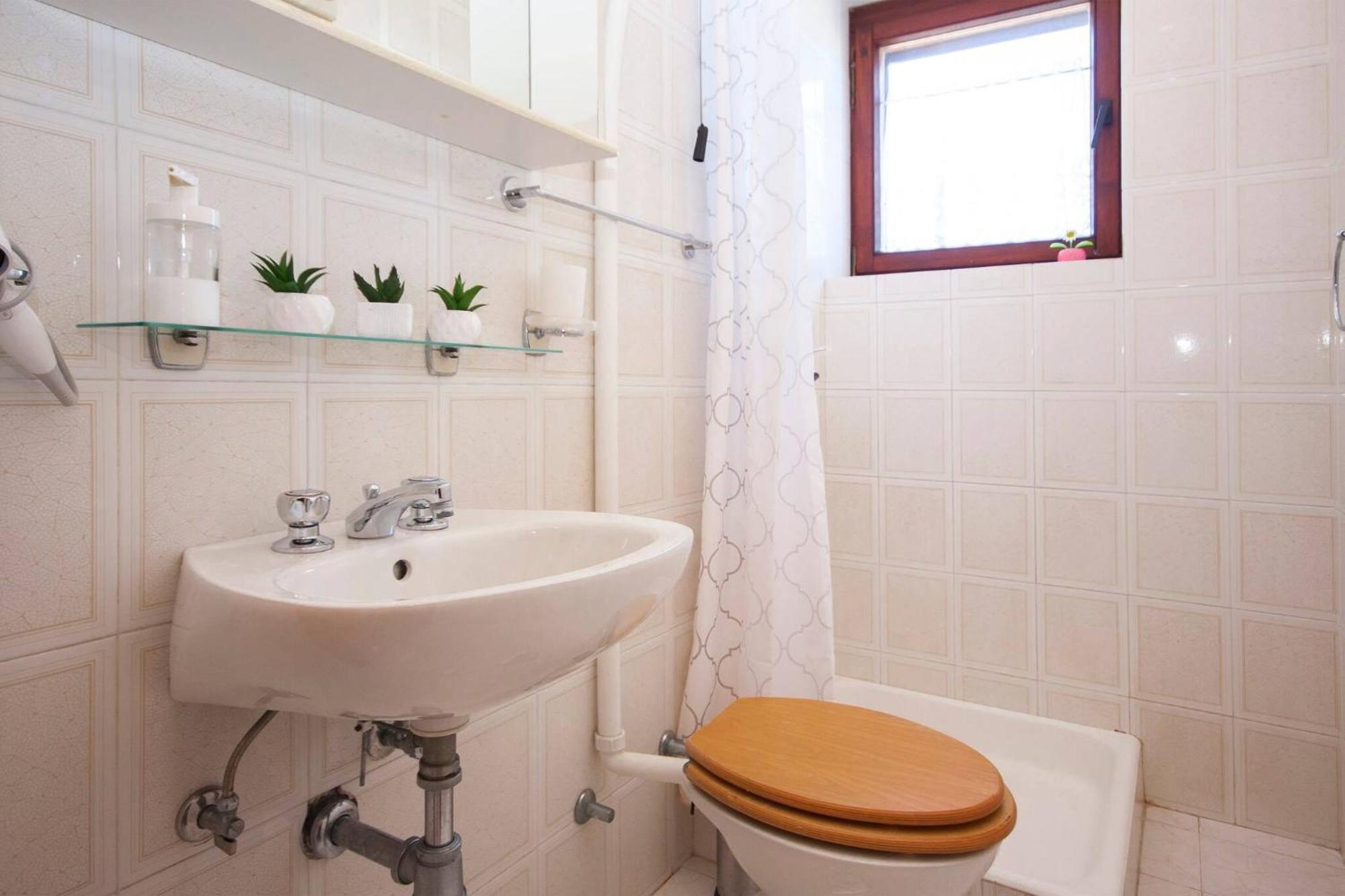 Family Apartments & Rooms Mikelin Primosten Ngoại thất bức ảnh