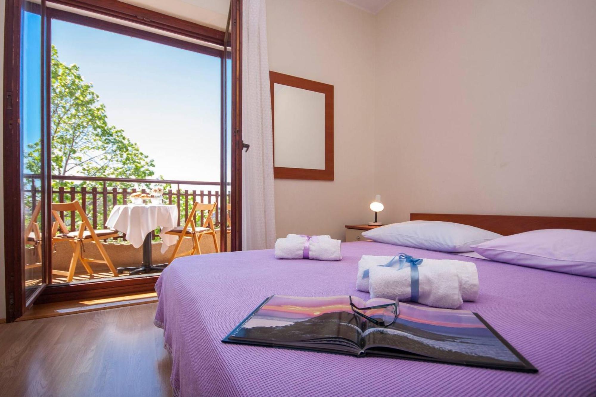 Family Apartments & Rooms Mikelin Primosten Ngoại thất bức ảnh